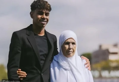 من هي جدة لامين يامال؟.. أجلت احتفال برشلونة بتجديد العقد