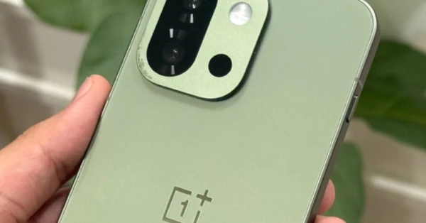 OnePlus 15T: هاتف أندرويد بشاشة رائعة وشحن فائق السرعة