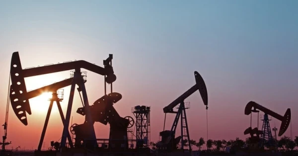 تراجع حاد في أسعار النفط بعد تهدئة التوترات في مضيق هرمز