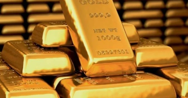 أسعار الذهب عالميًا تسجل مكاسب أسبوعية بدعم تراجع الدولار