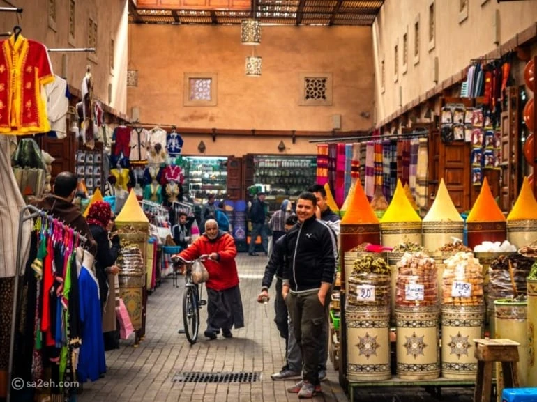 أسرار أسواق مراكش: من البهارات إلى التحف