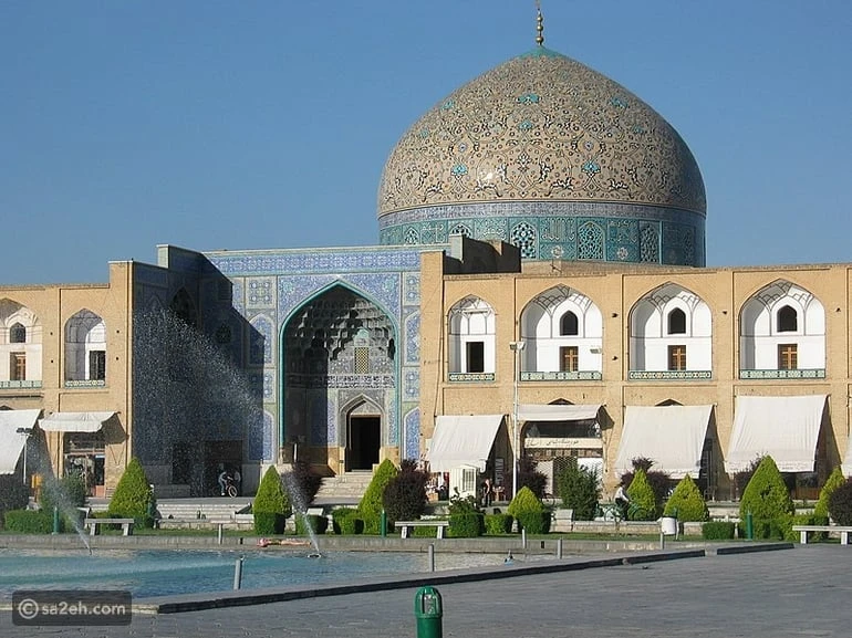 روائع العمارة الإسلامية في آسيا: مساجد تجمع الجمال والروحانية