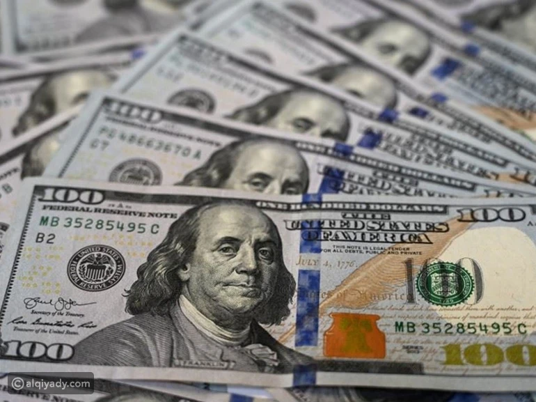 الدولار يتراجع عالميًا لأدنى مستوى في أسابيع
