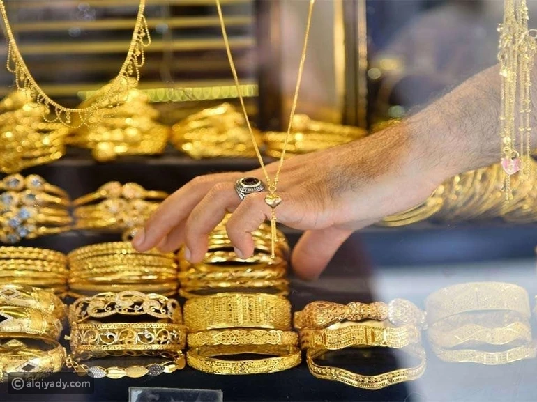 أسعار الذهب ترتفع مع ضعف الدولار وتصاعد التوترات العالمية