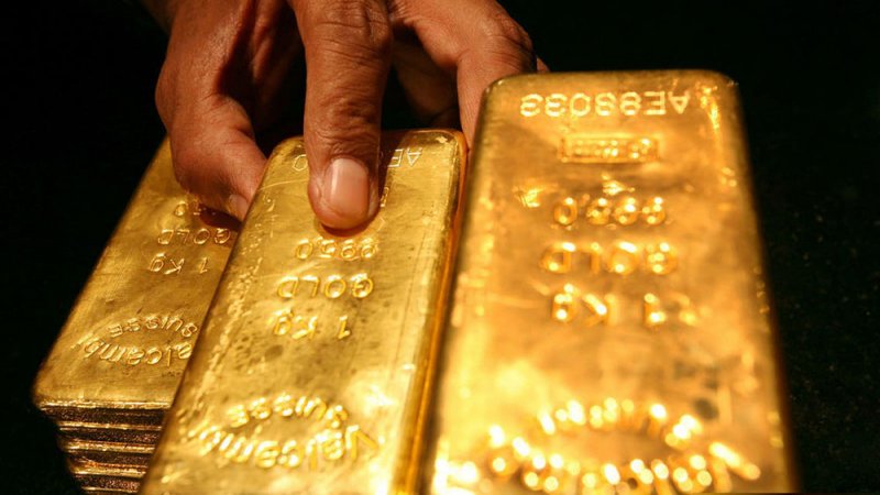 انتعاش الدولار يعرّض الذهب لأول هبوط أسبوعي في 3 أسابيع