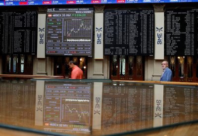 أسهم أوروبا تتراجع قبيل كلمة لرئيس الفدرالي الأميركي