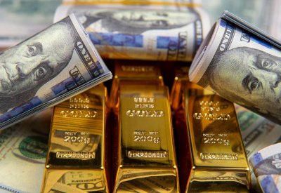 الدولار يبدأ الأسبوع بشكل قوي مع سعي المستثمرين إلى ملاذ آمن