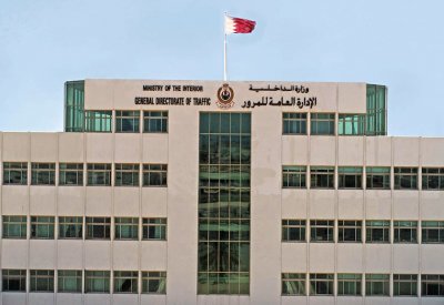 المرور تعقب على اصطدام مركبة بشخص وهروب سائقها