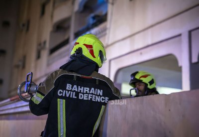 إنقاذ 7 أشخاص إثر حريق اندلع بمبنى سكني في المنامة
