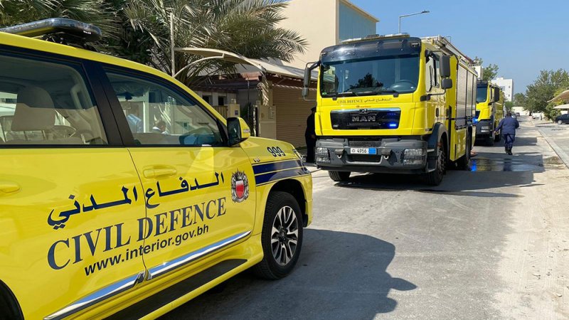 الدفاع المدني: إنقاذ شخصين وإخماد حريق بمنزل في عالي