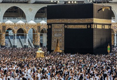 السعودية: غرامة 100 ألف ريال لمخالفة نقل حاملي تأشيرات الزيارة إلى مكة والمشاعر المقدسة