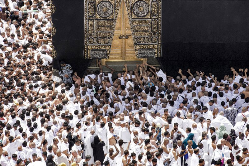 المطوف يتولى إبرام عقود حملات الحج لأول مرة
