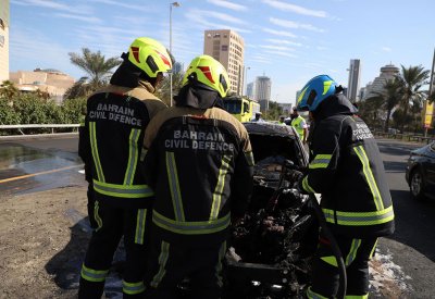 احتراق مركبة بسبب تسرب في الوقود على شارع الفاتح