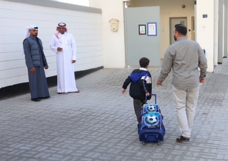 مقيمة تناشد قبول ابنتها بمدرسة حكومية بعد استنزاف ميزانيتها بالتعليم الخاص