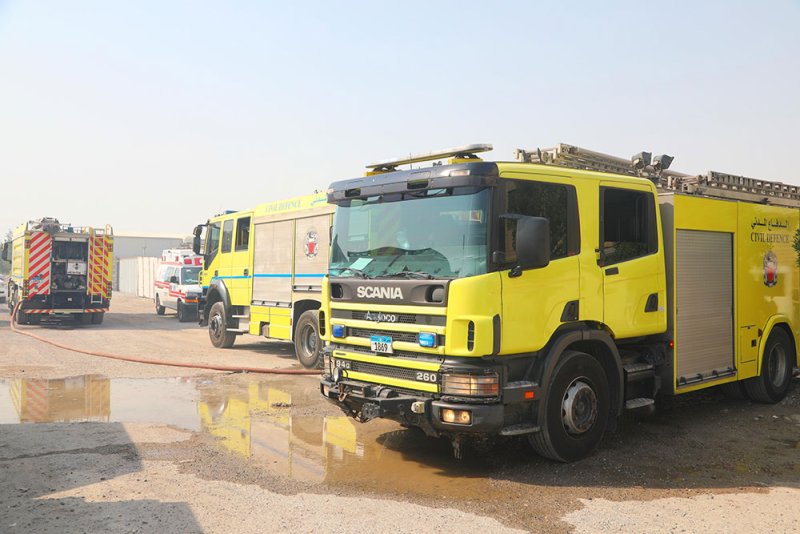 الدفاع المدني: إخماد حريق اندلع بـ3 مركبات في جدحفص