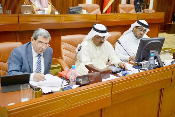 مطالبة بمنح موظفي “أمانة النواب” نصف راتب  