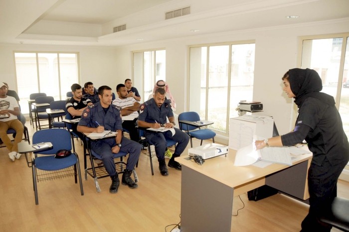 الأدلة الجنائية” تنظم دورة للموظفين