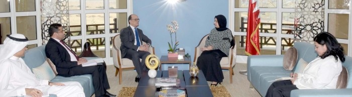 الأنصاري تستعرض تعزيز التعاون مع تونس بمجال تمكين المرأة 