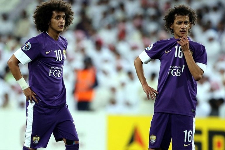 "كووورة" يتوج عموري أفضل لاعب في الخليج 
