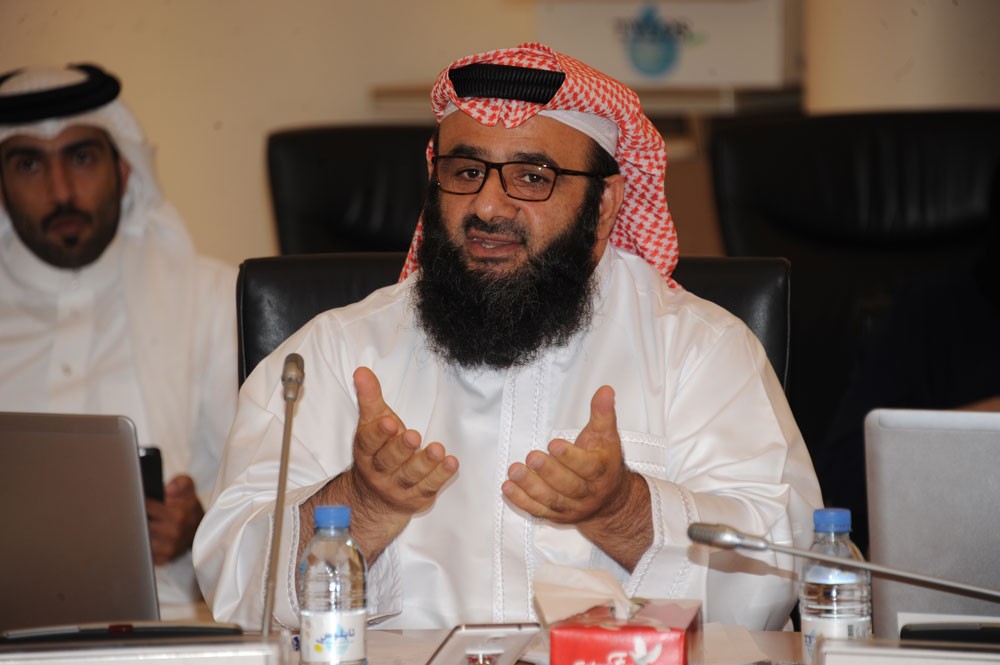 طرد الشباب من الحدائق بعد الساعة 10م