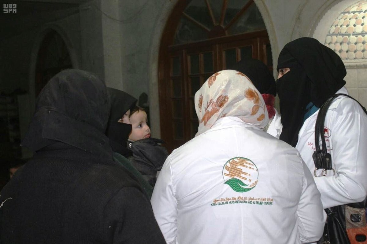 مساعدات سعودية للنازحين من حلب	