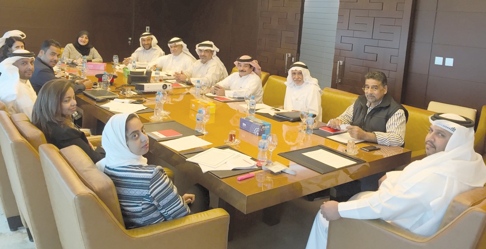 الشاحنات تتكبد خسائر باهظة في إحدى الدول الخليجية