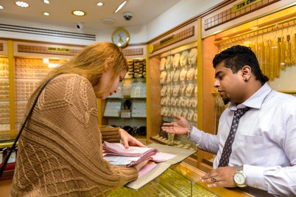 "اعرف عميلك" حملة لتثقيف تجار الذهب