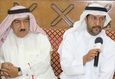 سوق للحلوى واللؤلؤ واستراحة و"باركات"