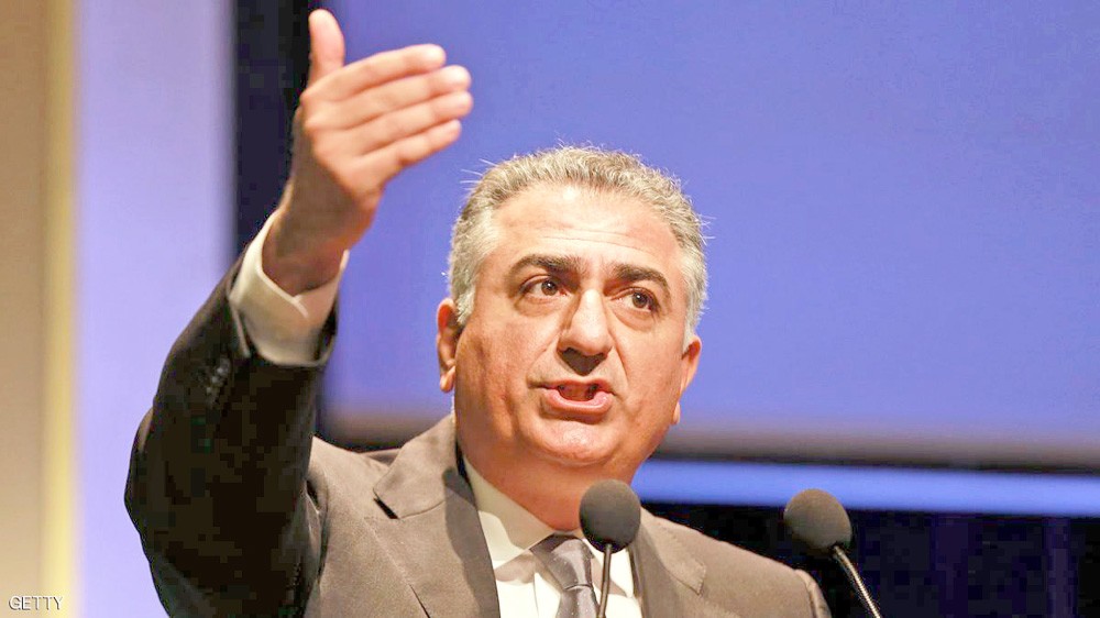بهلوي يدعو من المنفى إلى ثورة في بلاده