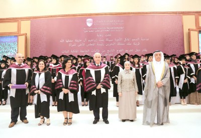 تخريج الدفعة التاسعة من طالبات الجامعة الملكية للبنات