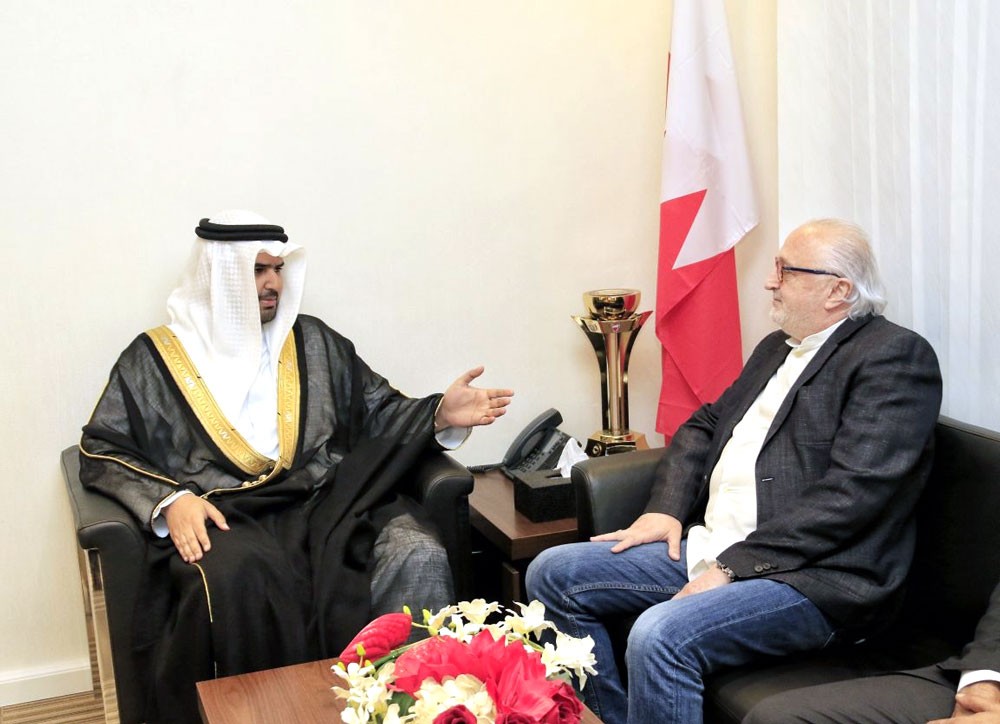 عيسى بن علي يستقبل نظيره اللبناني