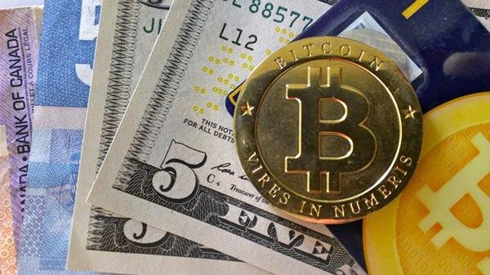 بيتكوين تقفز إلى مستوى قياسي جديد فوق 1700 دولار