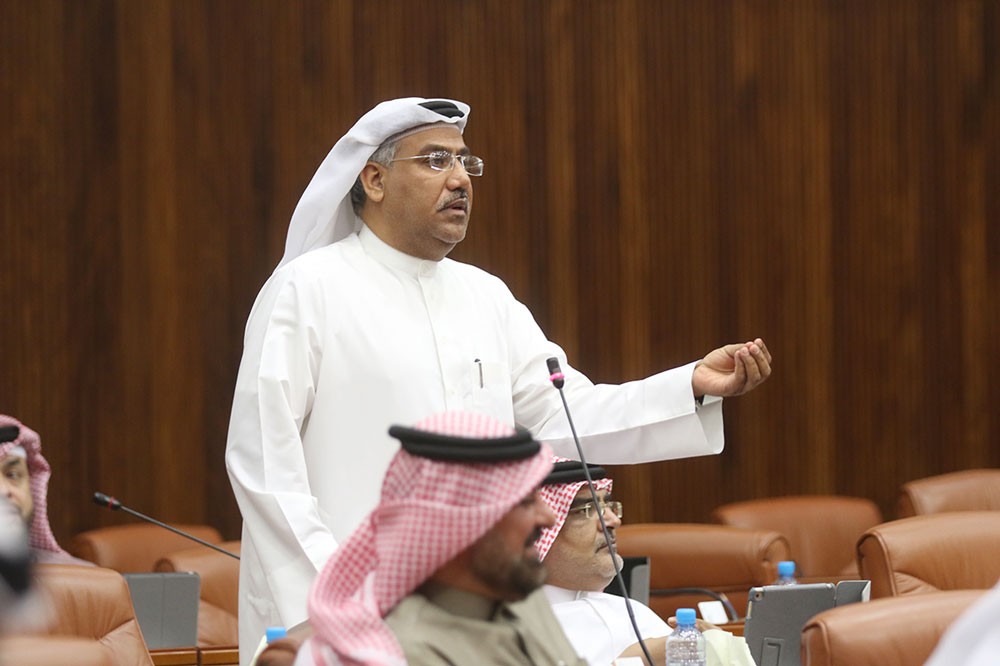  قراطة لـ “البلاد": للعودة للنظام السابق لتحصيل الاشتراكات العمالية