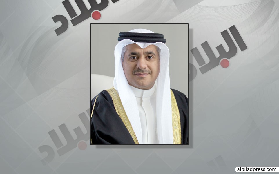 وزير المواصلات والاتصالات يتفقد محطة الوقود المتنقلة في مطار البحرين الدولي