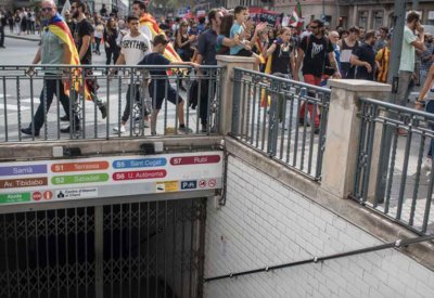 مؤيدو "استقلال كتالونيا" يعطلون المترو والمرور في برشلونة