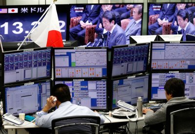 أسهم اليابان ترتفع بدعم مكاسب التكنولوجيا وإجراءات كوفيد-19 تحد من الارتفاعات