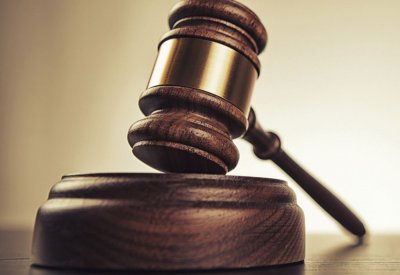السجن المؤبد لآسيوي هشّم رأس صديقه وقتله وهما بحالة سكر