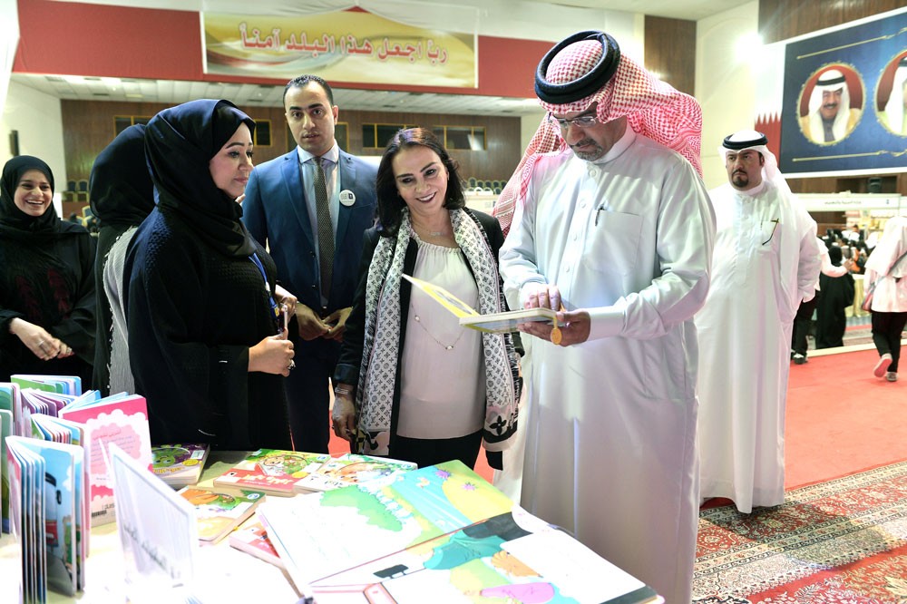 التربية تفتتح معرض تحدي القراءة العربي للكتاب