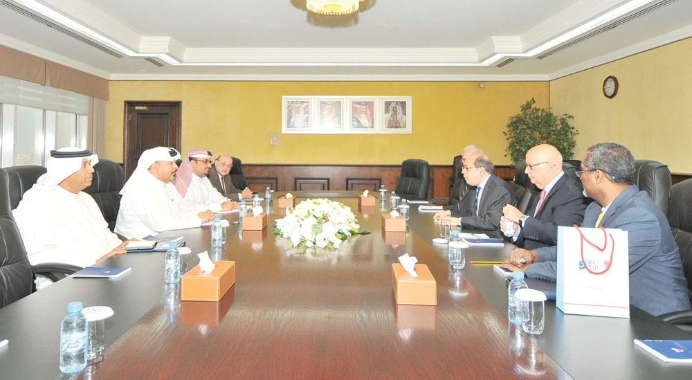 وزير المالية يشيد بدور غرفة البحرين لتسوية المنازعات
