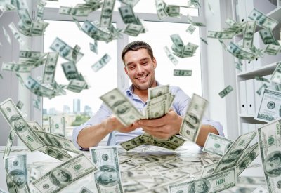 كيف يؤثر المال على سعادة الأفراد؟