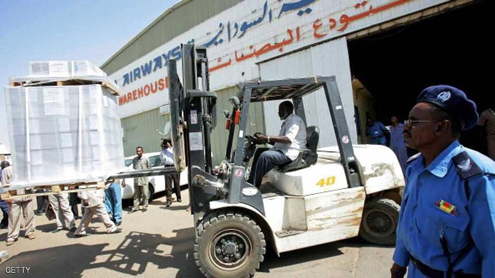 السودان يحظر استيراد سلع بسبب "ضغوط النقد"