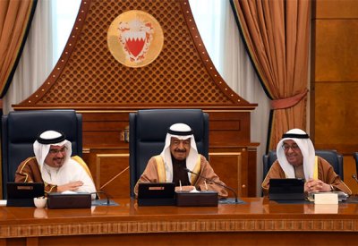 رئيس الوزاء يوجه إلى دراسة تركيز برامج الدعم لذوي الدخل المنخفض