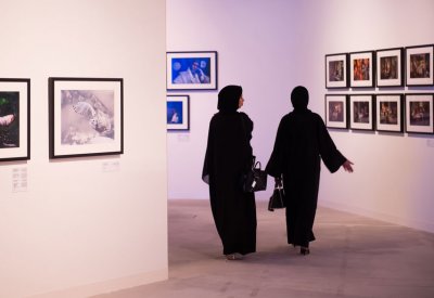 معرض "10" يناقش رحلات المصورين المحترفين