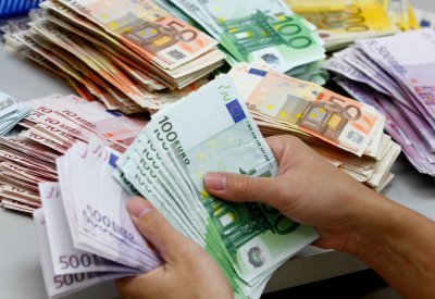 استقرار اليورو عند اعلى مستوى في 3 سنوات