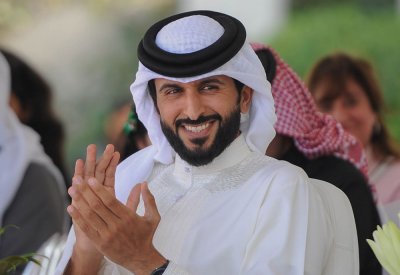 ناصر بن حمد: مدرسة البيان مثال يحتذى به في دعم ابتكارات وأفكار الطلاب والطالبات