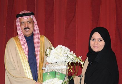 وزير التربية يتسلم نسخًا من تسجيلات الوزارة للطلبة الموهوبين في تلاوة القرآن الكريم