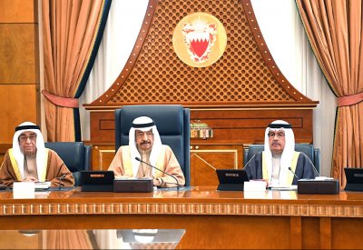 رئيس الوزراء يأمر باستبعاد زيادة الرسوم 