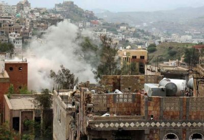 انهيار بصفوف الحوثيين.. والشرعية تتقدم في الحديدة وتعز
