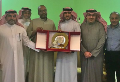 بيت التمويل الكويتي – البحرين يكرم الكابتن سعد طرار