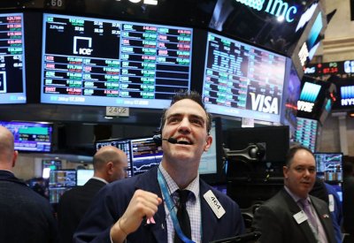 الذهب يحقق مكاسب أسبوعية 1.4% .. ونايمكس يحقق مكاسب بـ 4.5%